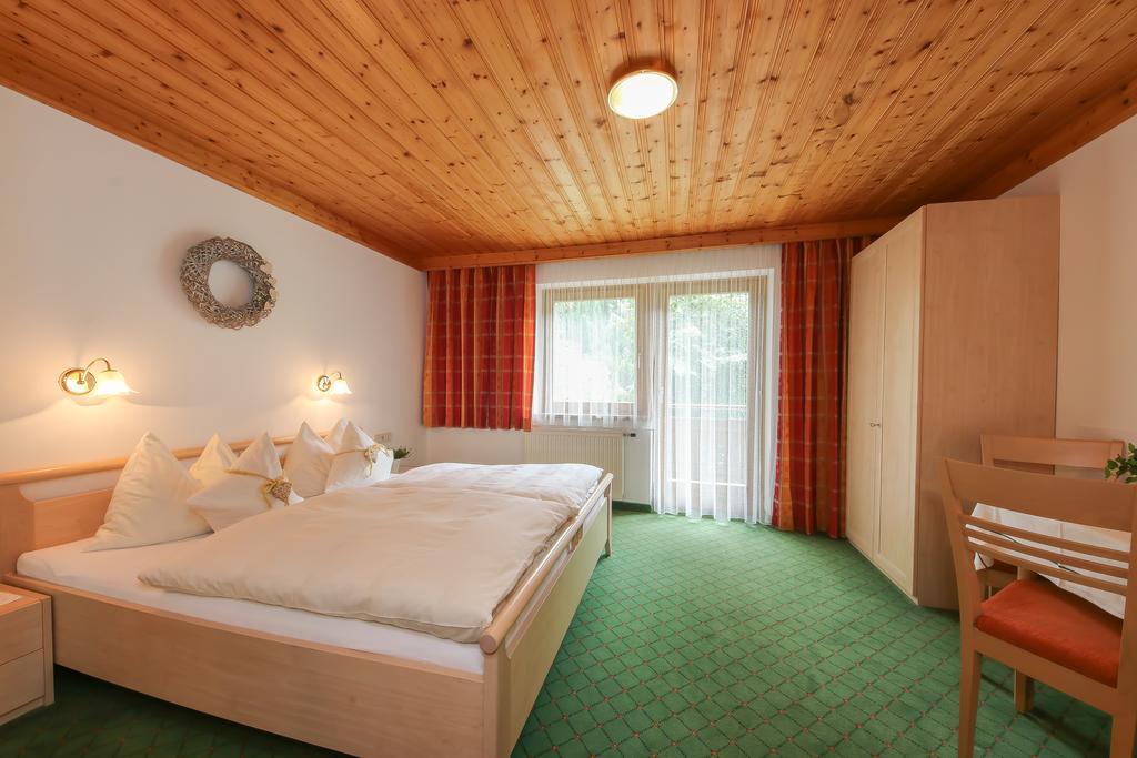 Haus Spieleck Bed & Breakfast ซาลบาคฮินเทอร์เกลมม์ ภายนอก รูปภาพ