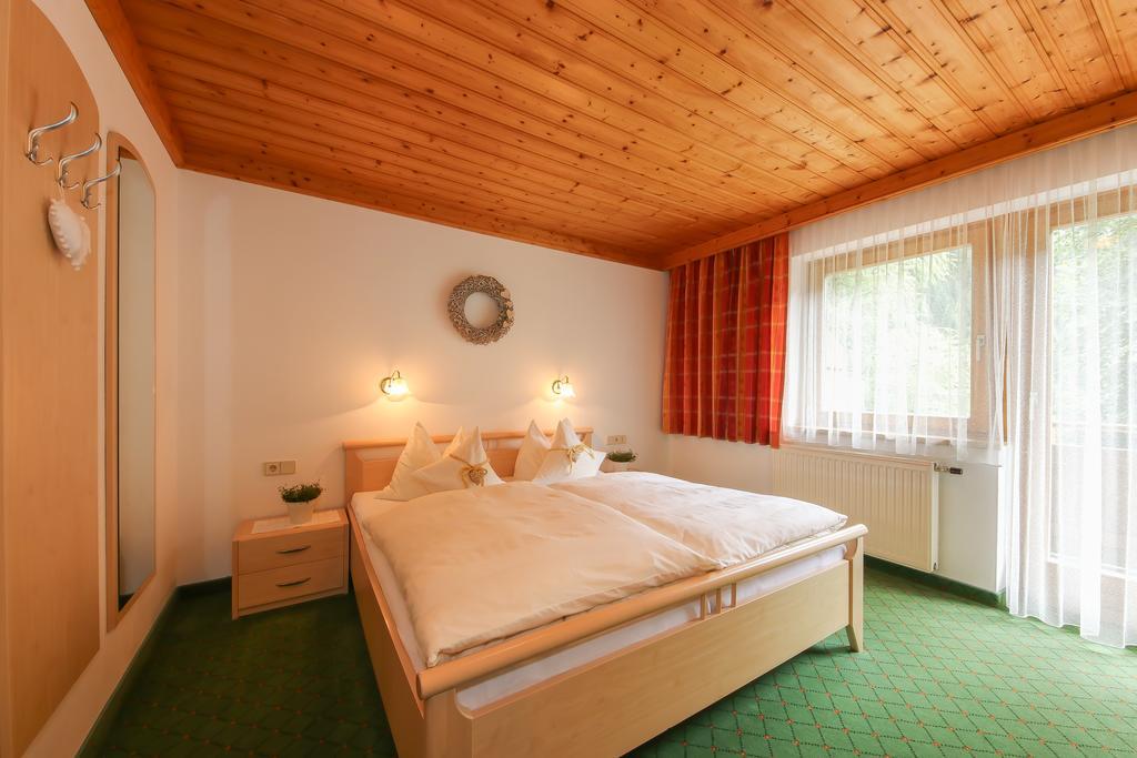 Haus Spieleck Bed & Breakfast ซาลบาคฮินเทอร์เกลมม์ ภายนอก รูปภาพ